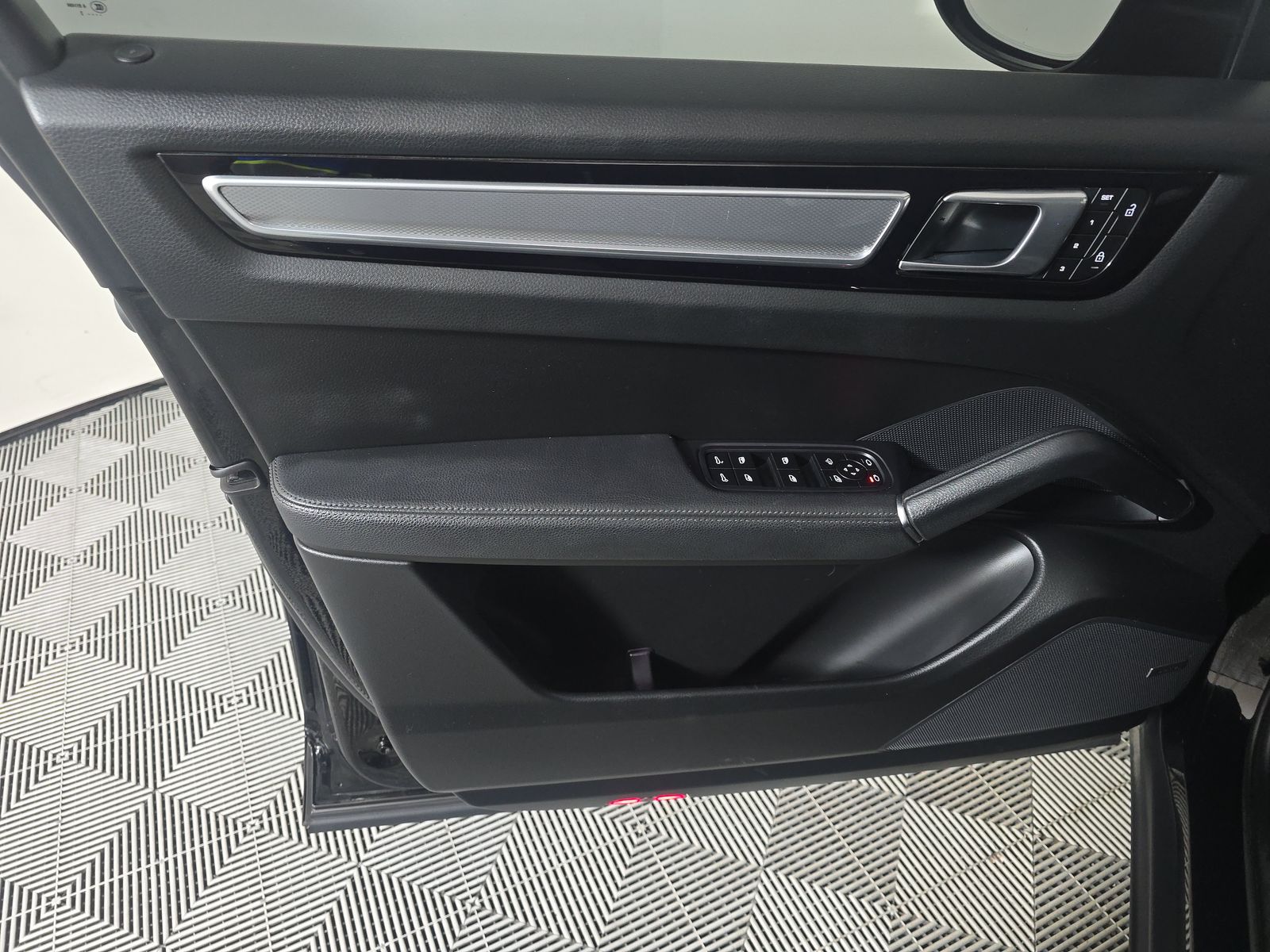 2022 Porsche Cayenne S Platinum Edition AWD