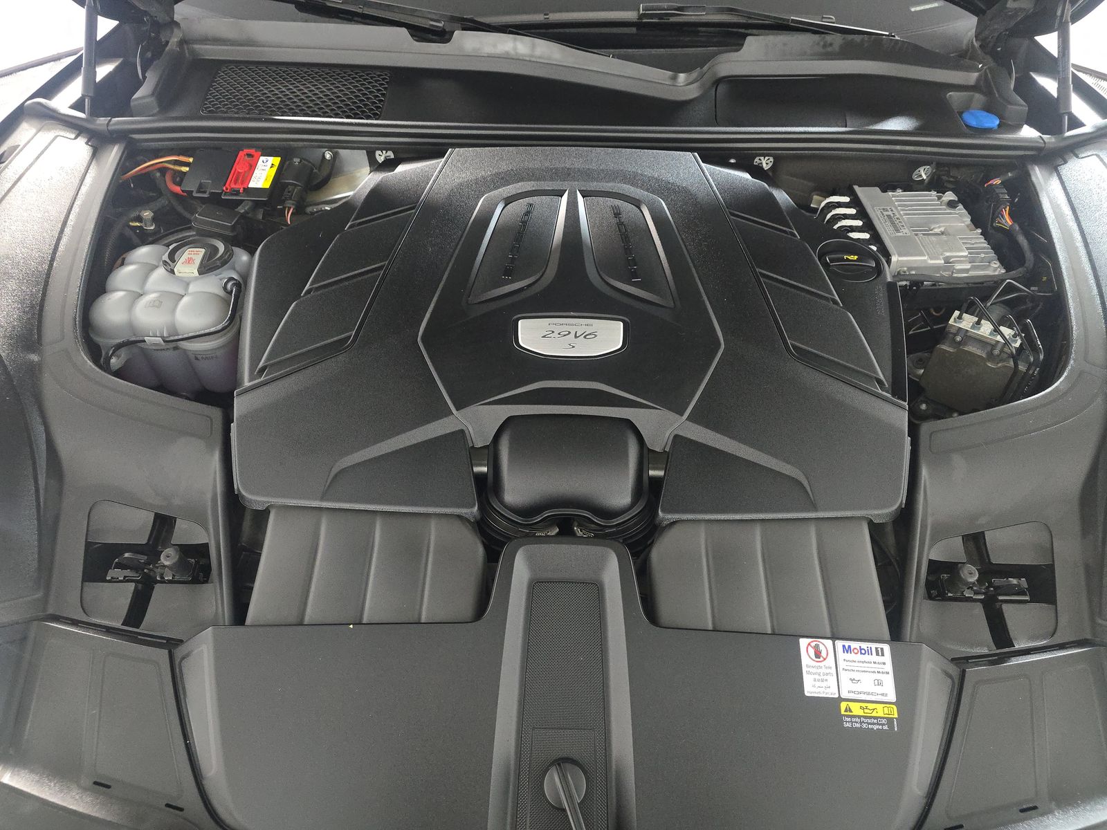 2022 Porsche Cayenne S Platinum Edition AWD