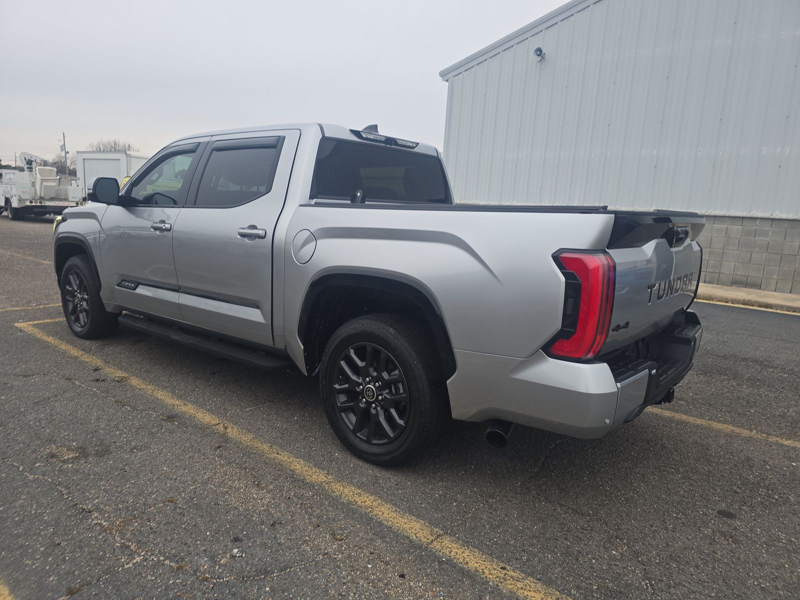 2022 Toyota Tundra Hybrid Platinum AWD