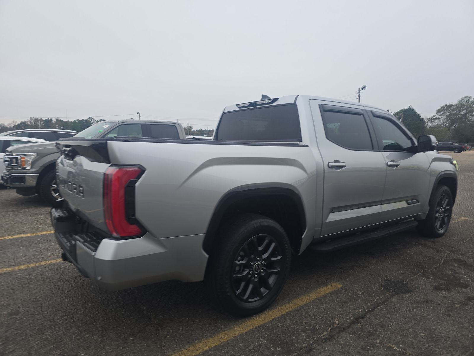 2022 Toyota Tundra Hybrid Platinum AWD