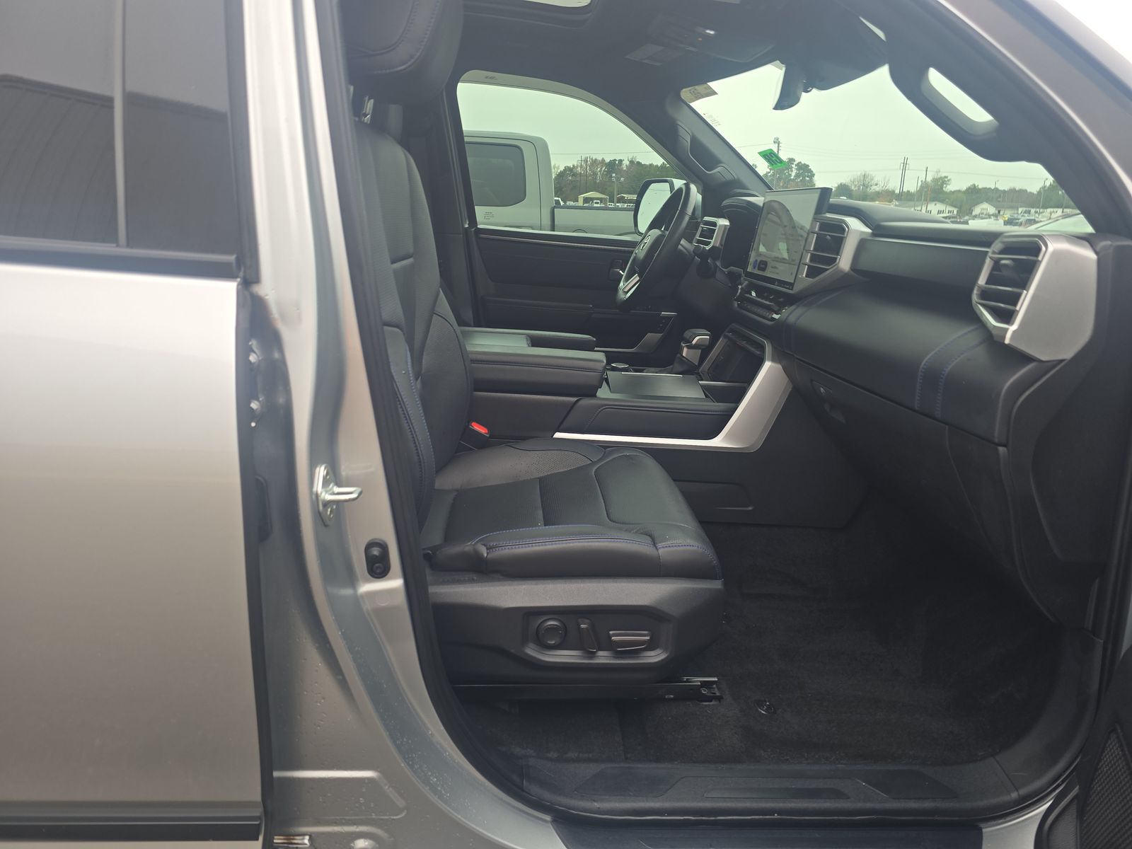 2022 Toyota Tundra Hybrid Platinum AWD