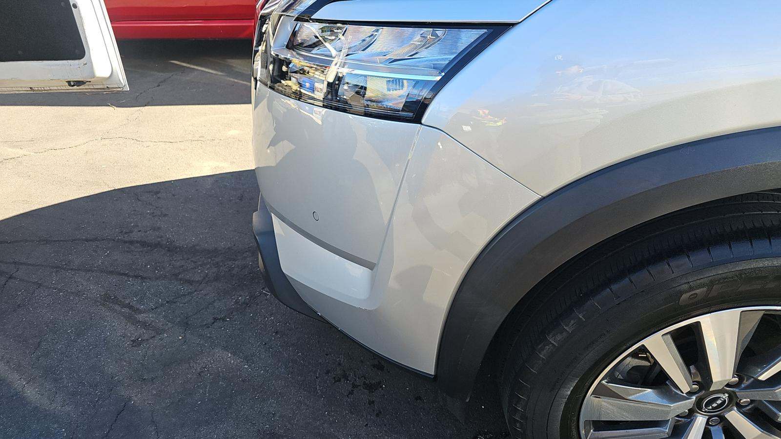 2024 Nissan Pathfinder SL FWD