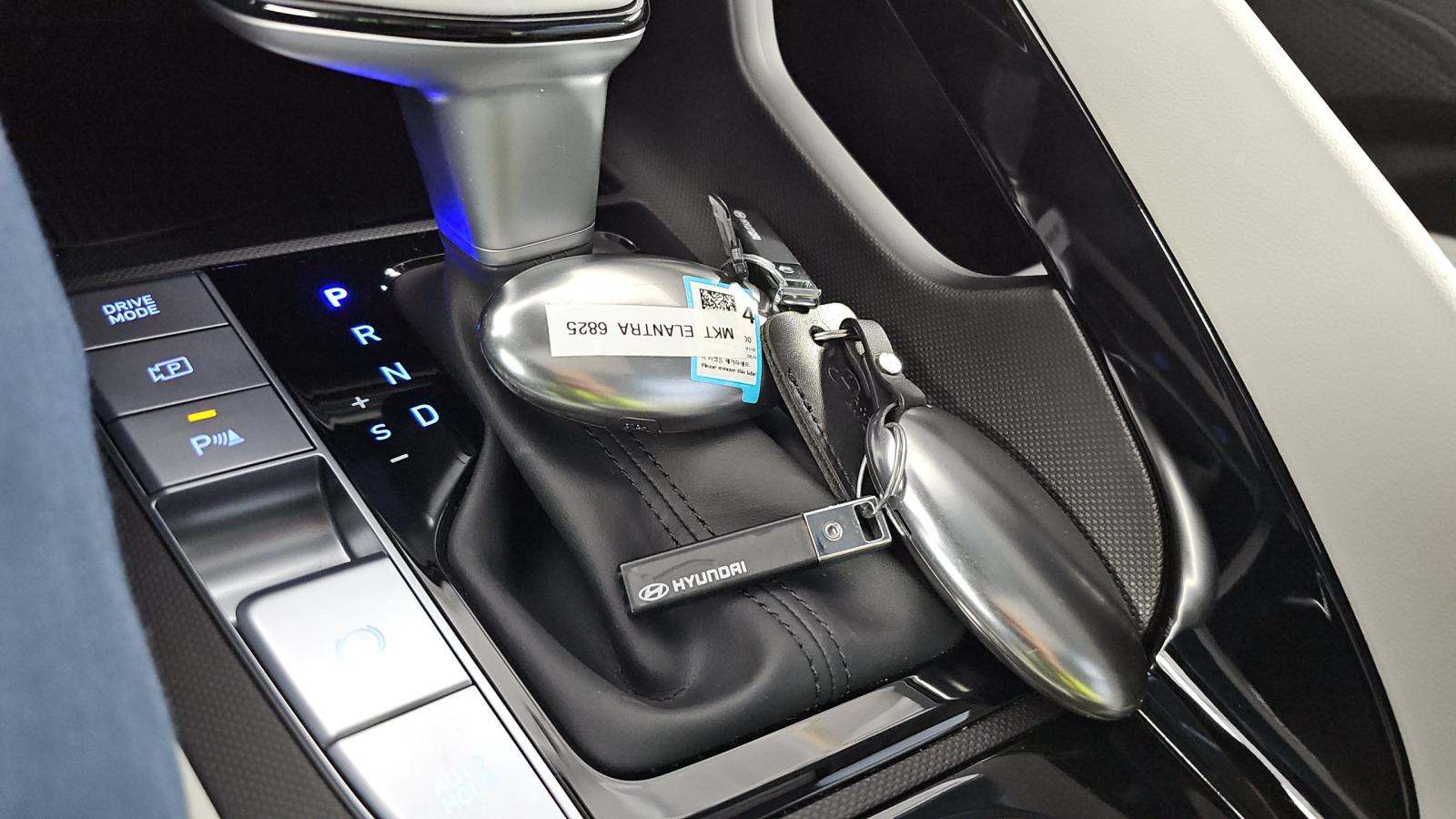 2024 Hyundai Elantra Limited FWD