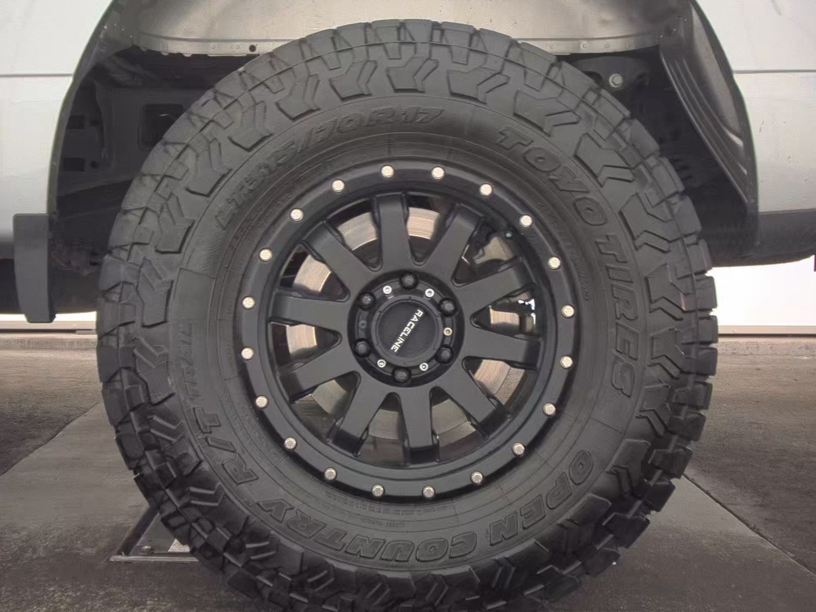 2023 Ford F-150 Lariat AWD