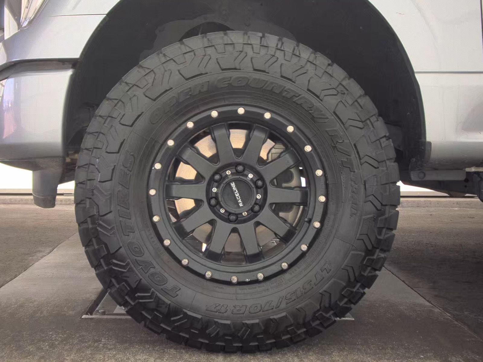 2023 Ford F-150 Lariat AWD