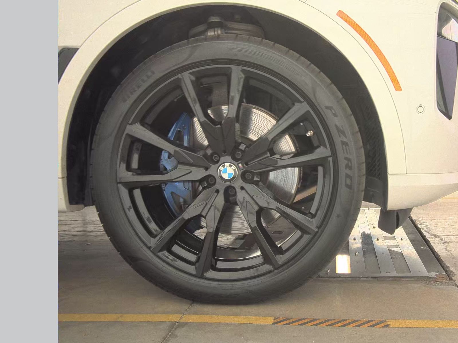 2023 BMW X7 xDrive40i AWD