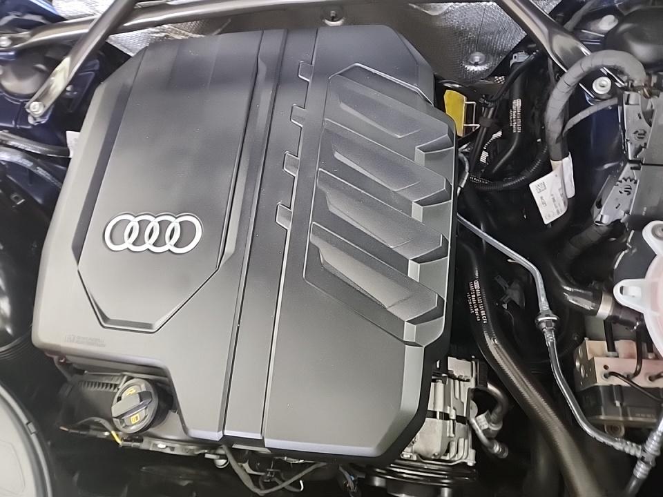 2022 Audi Q5 S line Prestige AWD