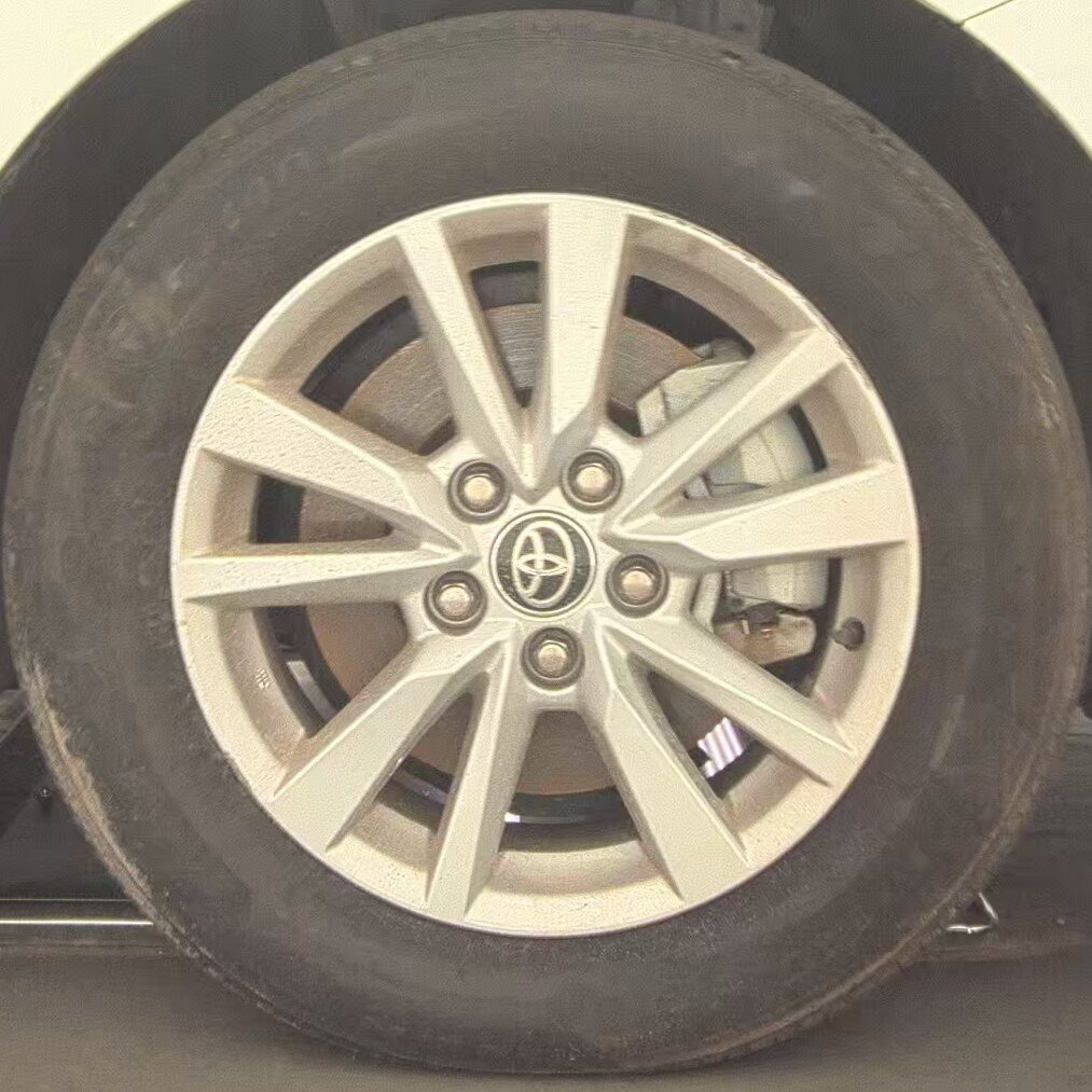 2025 Toyota Camry LE FWD