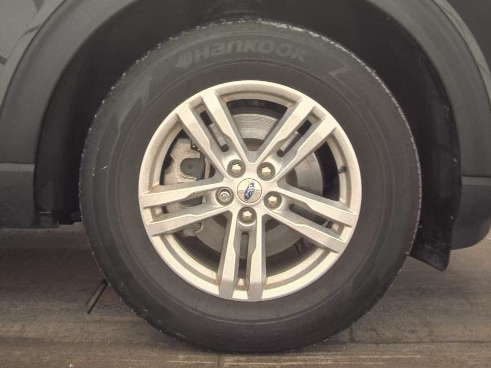 2023 Ford Explorer XLT AWD