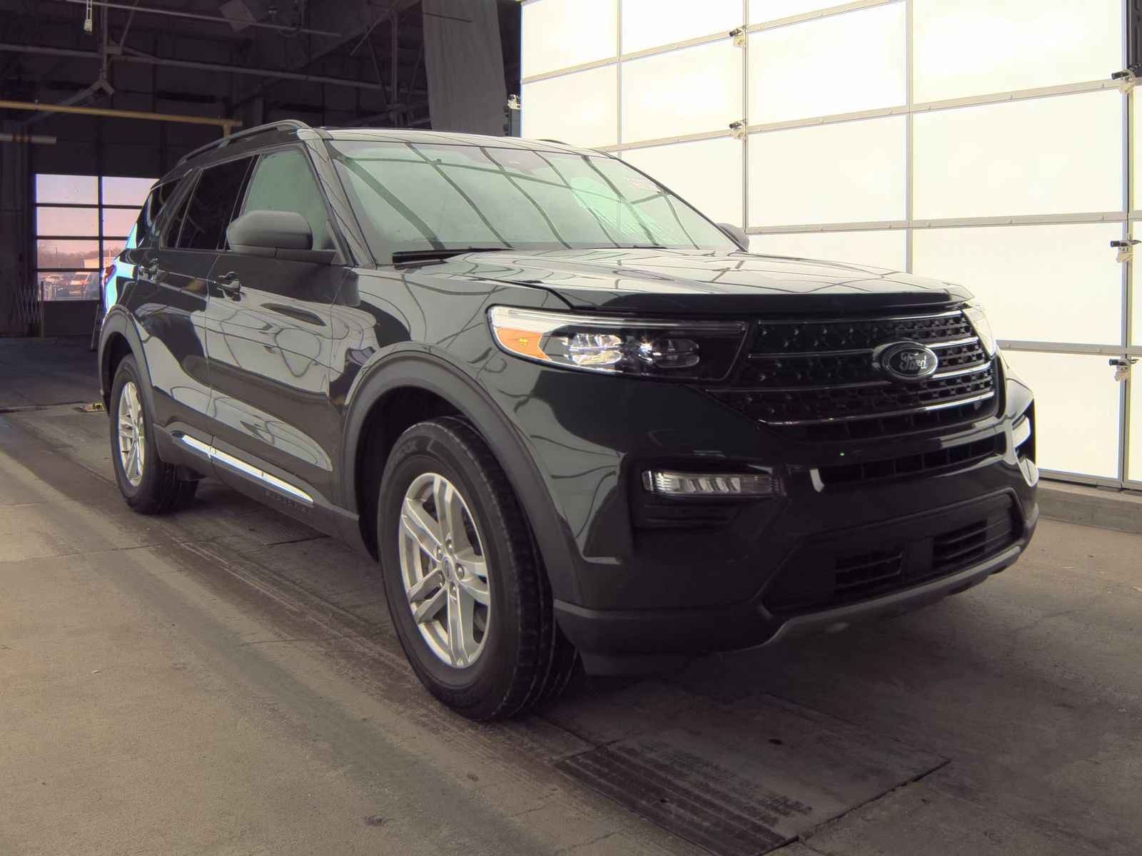 2023 Ford Explorer XLT AWD