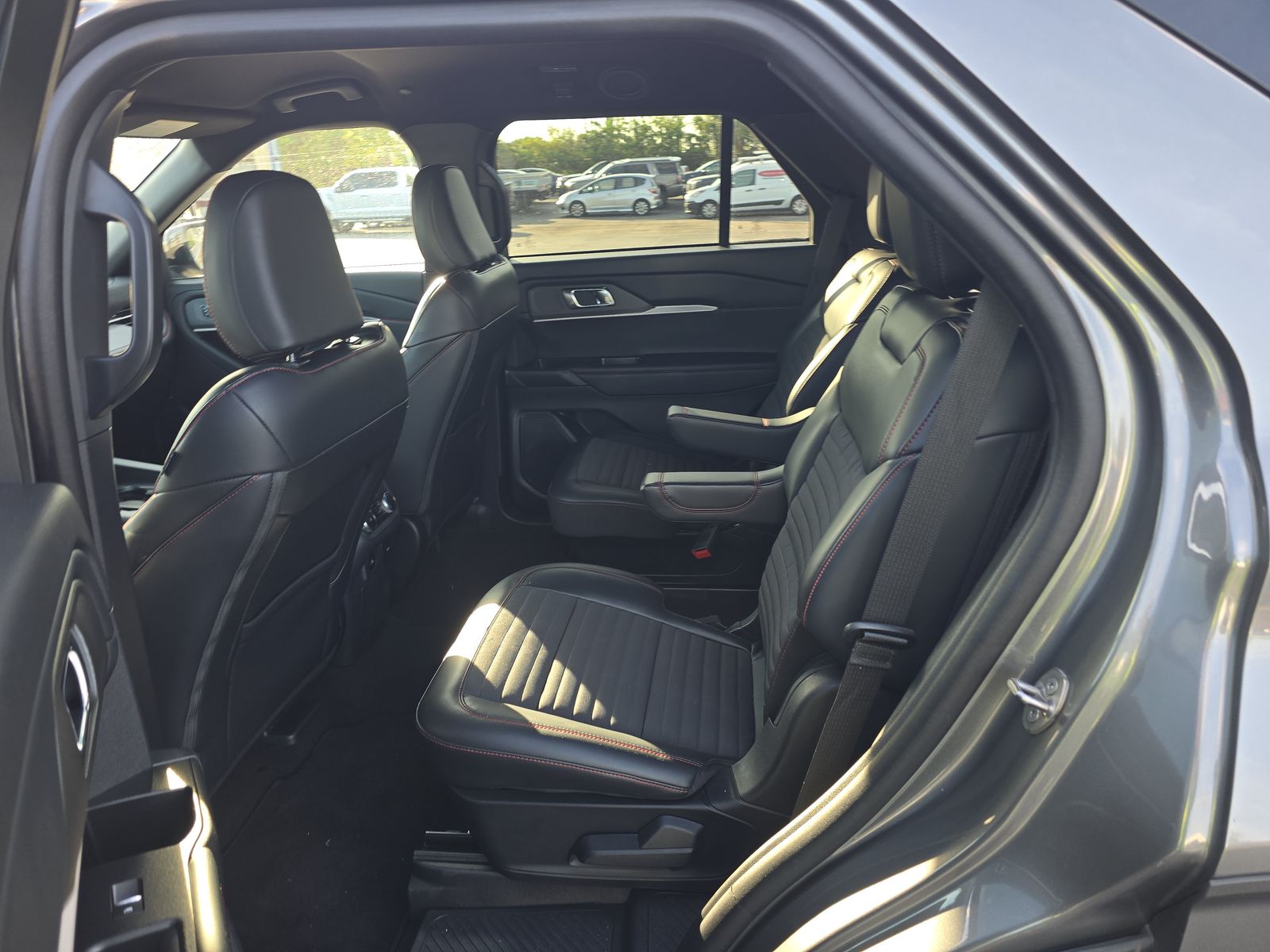 2025 Ford Explorer ST-Line AWD