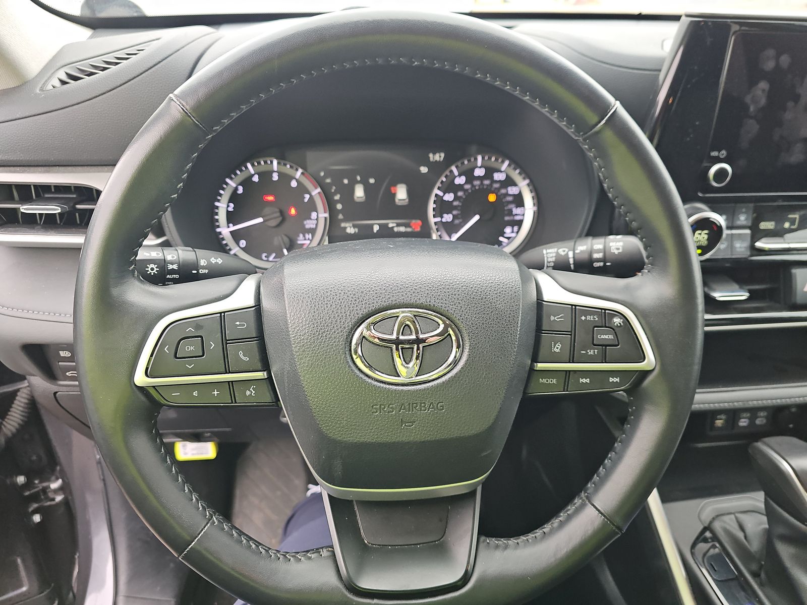 2024 Toyota Highlander LE AWD