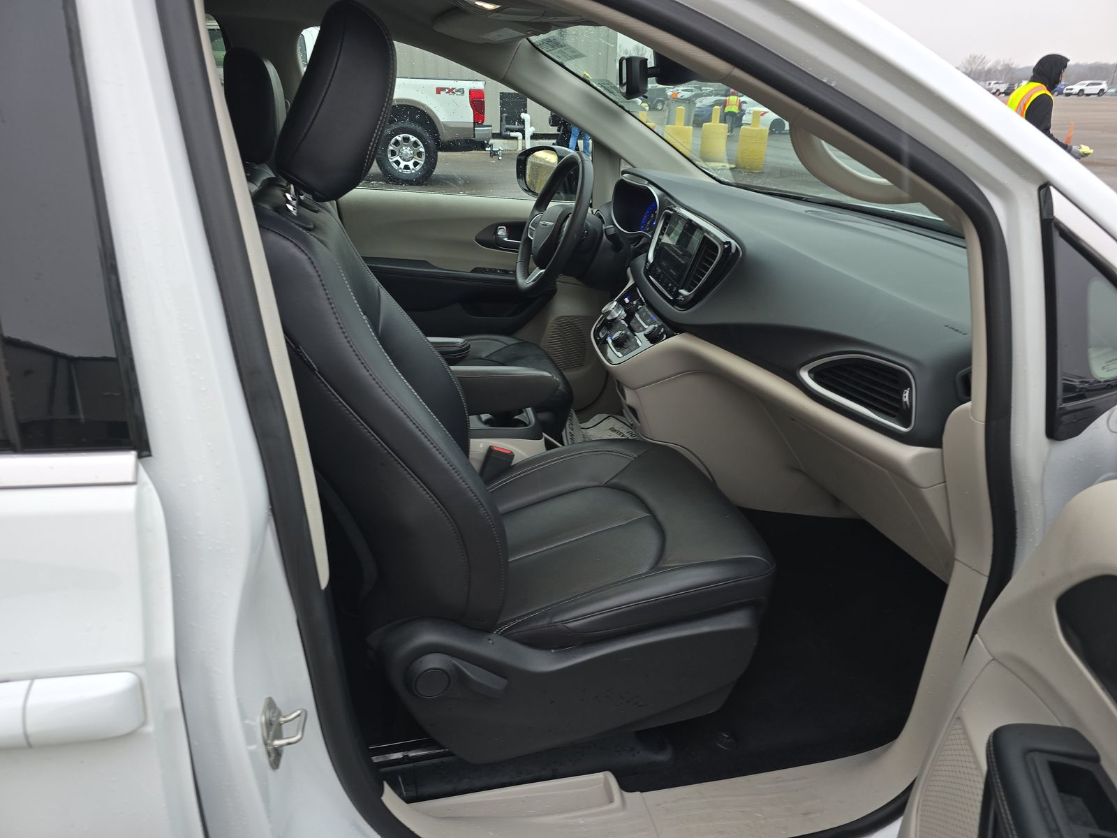 2024 Chrysler Pacifica Touring L FWD