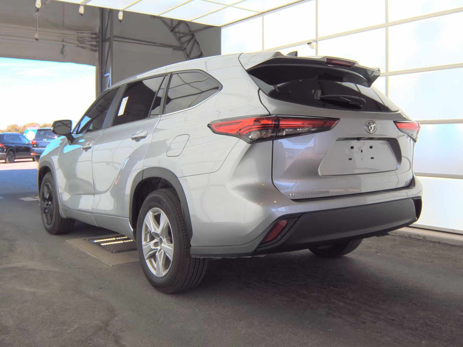 2023 Toyota Highlander LE FWD