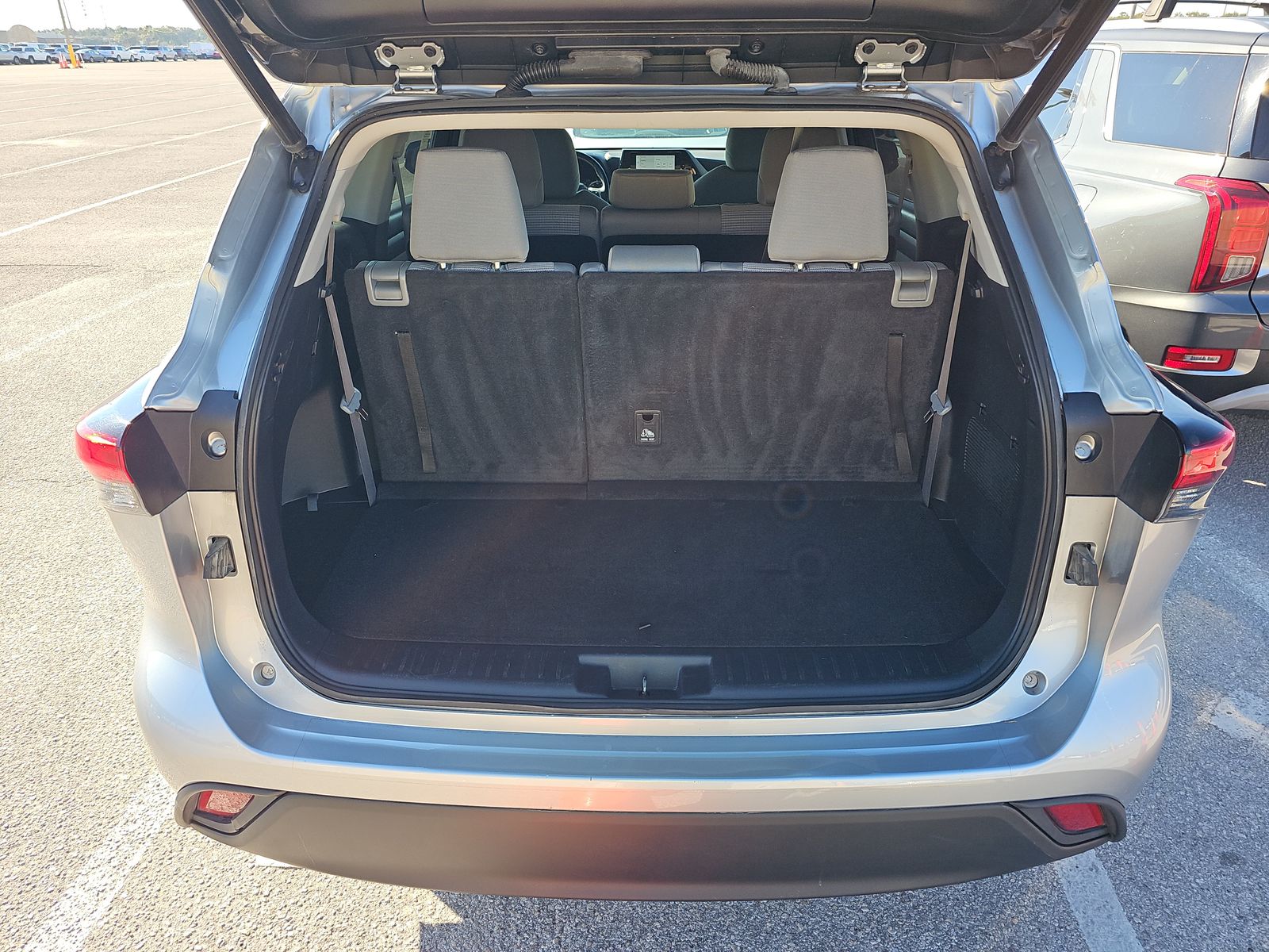 2023 Toyota Highlander LE FWD