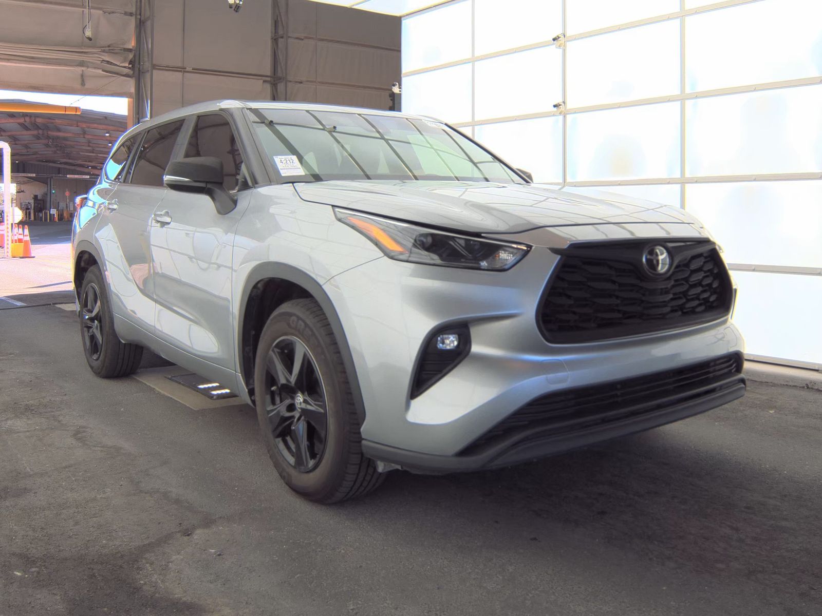 2023 Toyota Highlander LE FWD