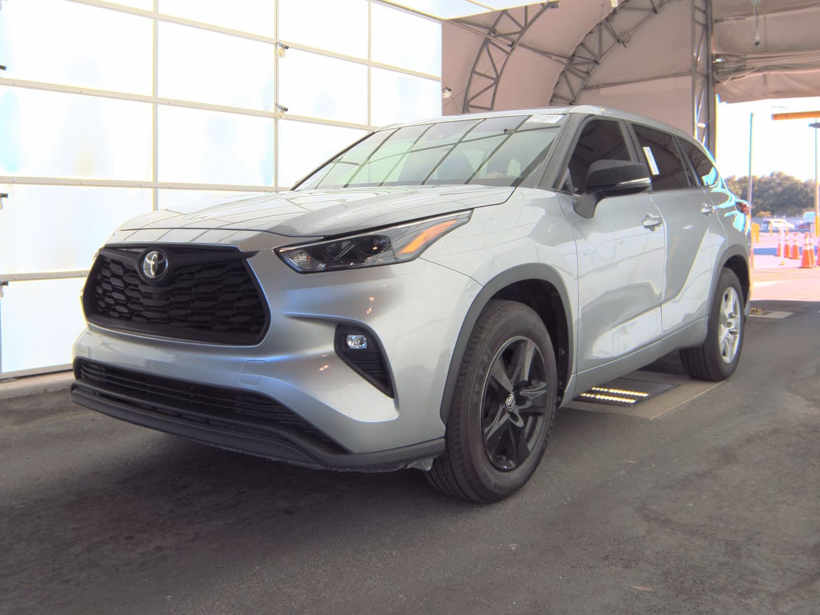 2023 Toyota Highlander LE FWD