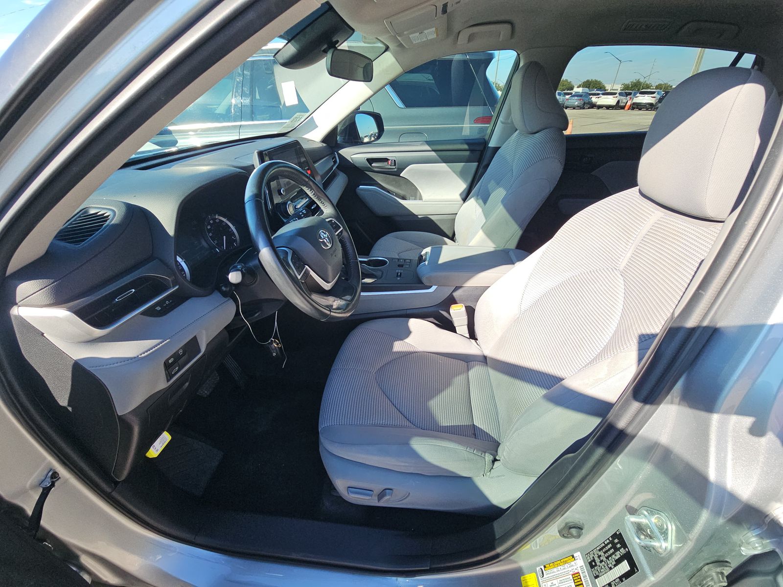 2023 Toyota Highlander LE FWD