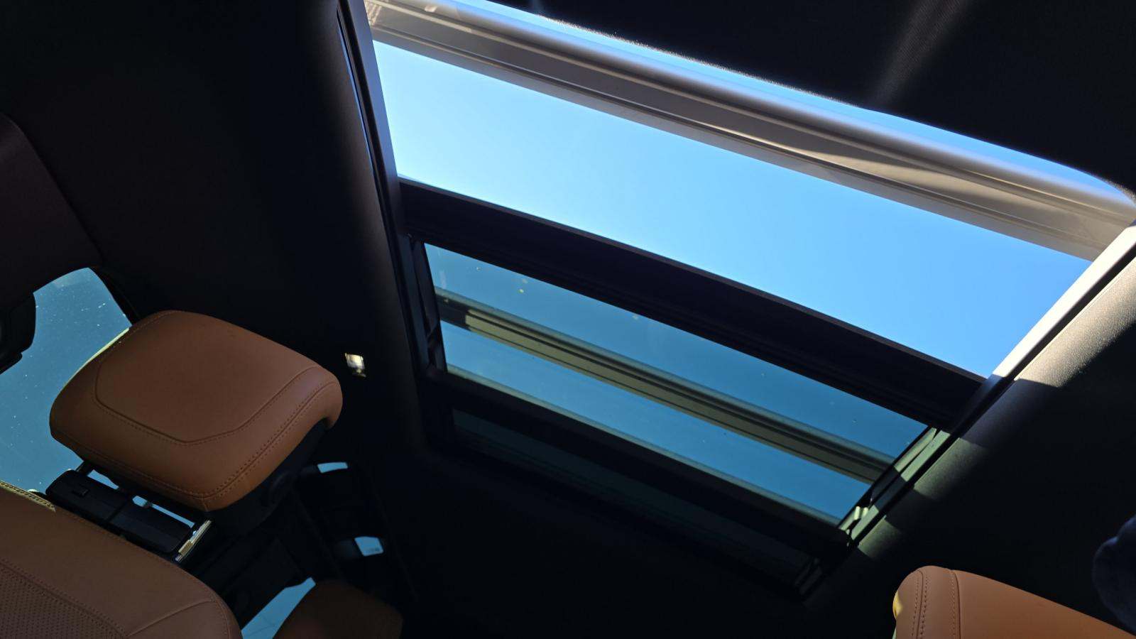 2023 Land Rover Defender 110 V8 AWD