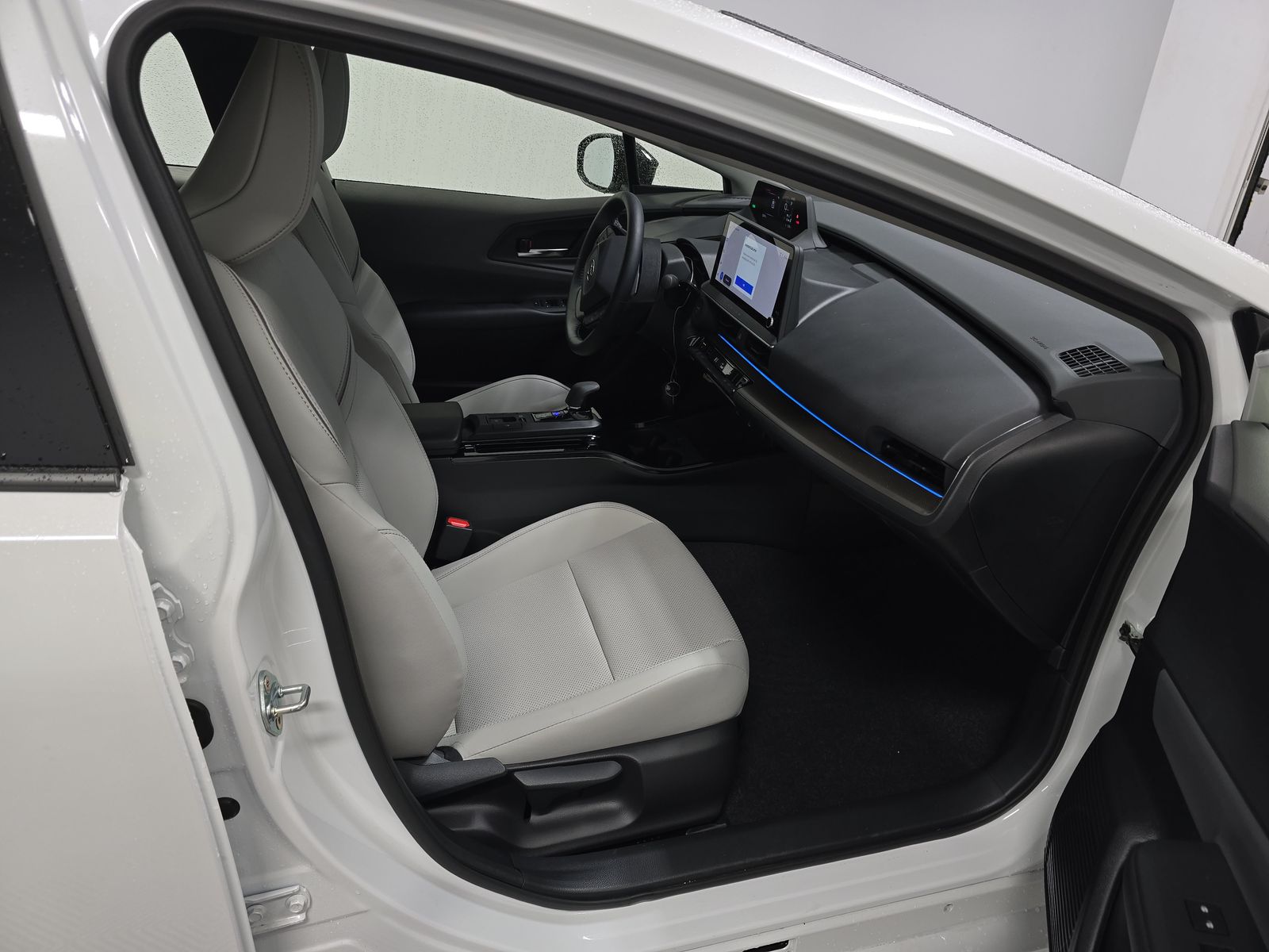 2024 Toyota Prius XLE FWD