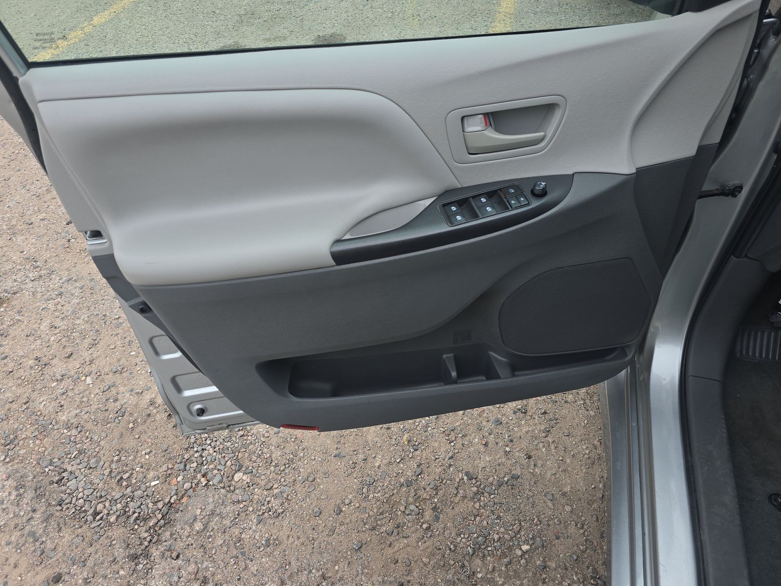 2020 Toyota Sienna L FWD