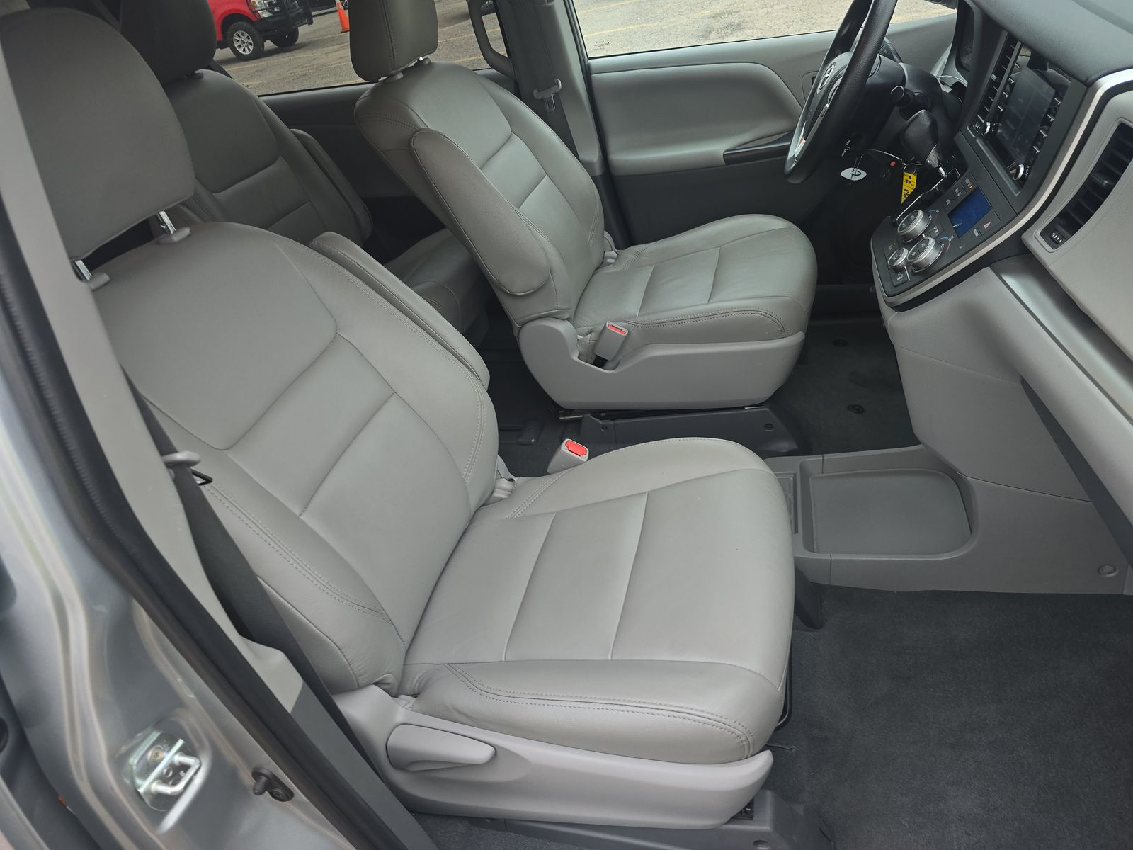 2020 Toyota Sienna L FWD