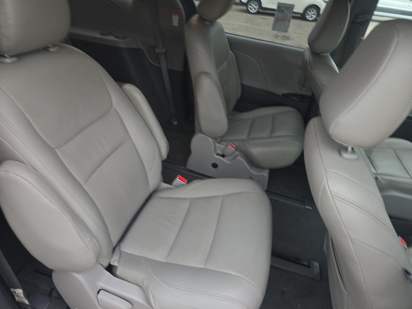 2020 Toyota Sienna L FWD