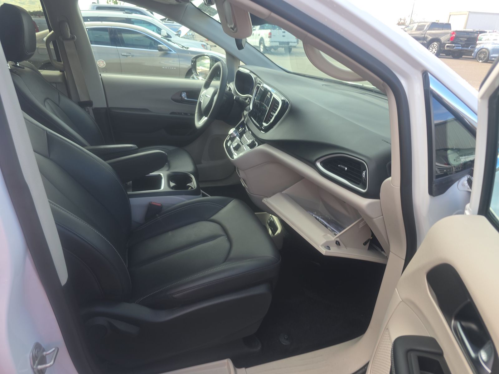 2024 Chrysler Pacifica Touring L FWD