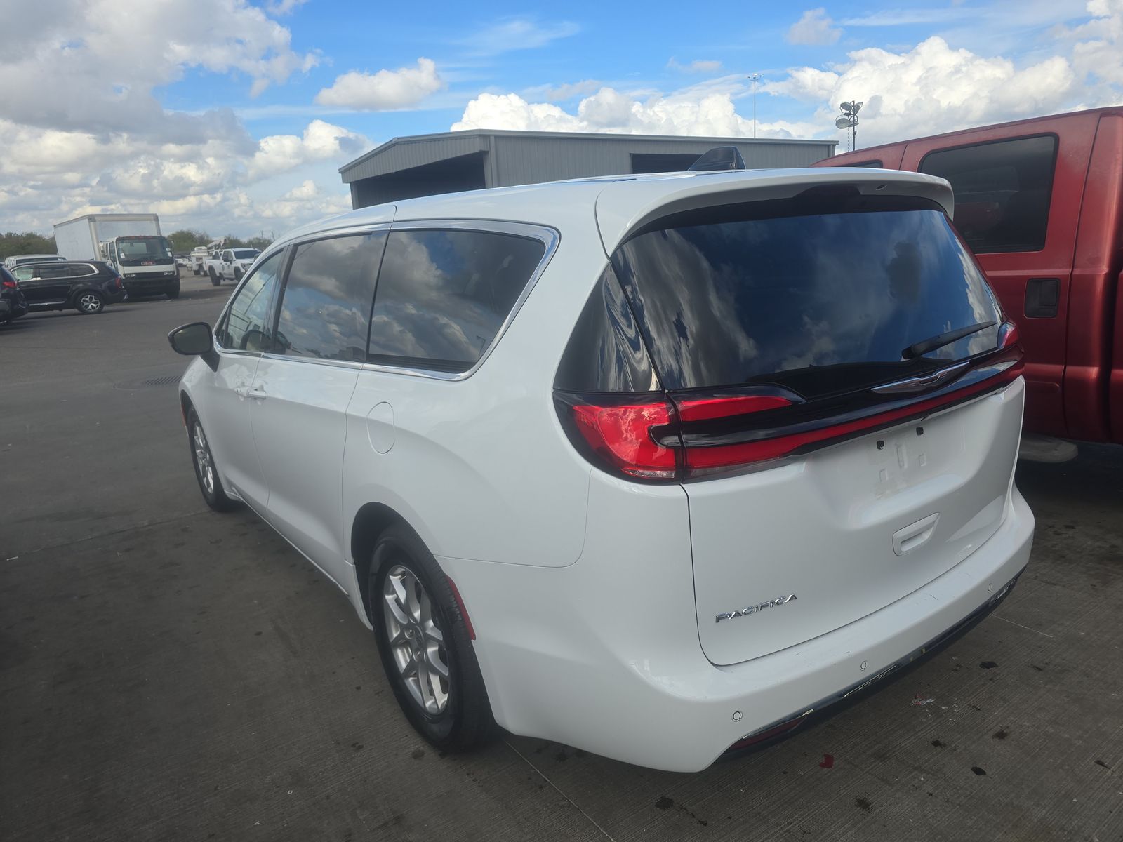 2024 Chrysler Pacifica Touring L FWD