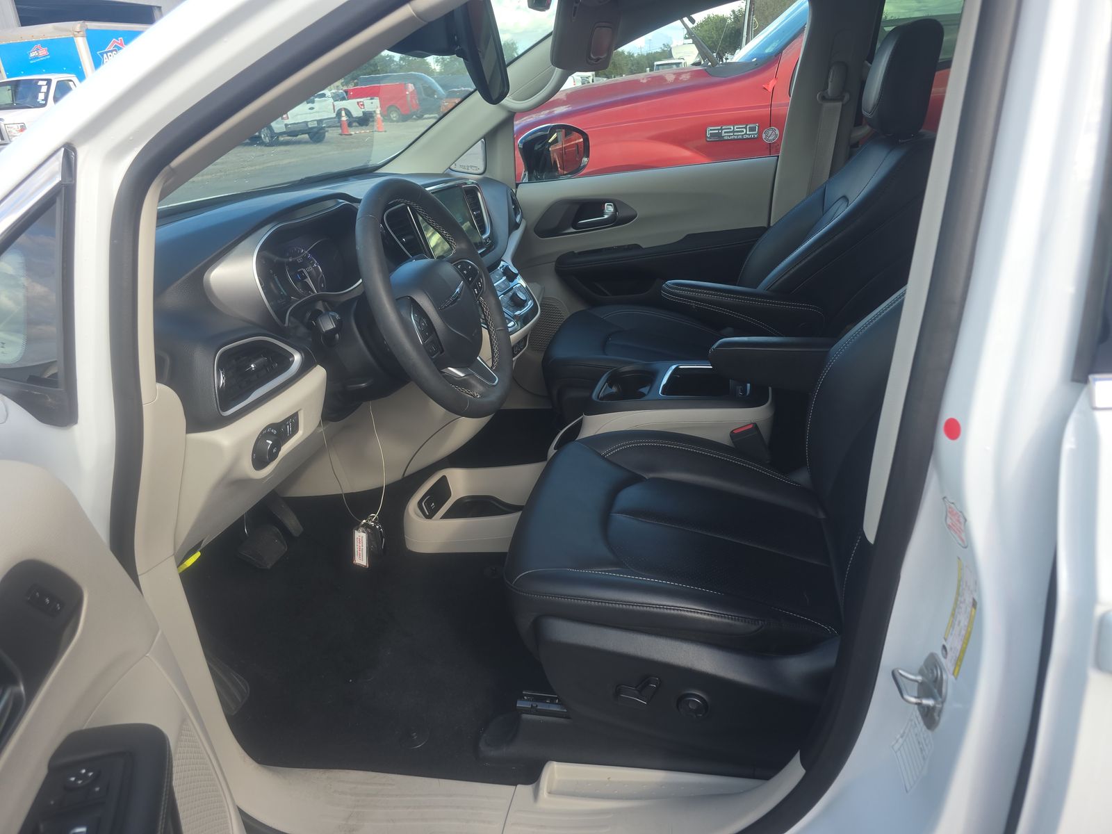 2024 Chrysler Pacifica Touring L FWD