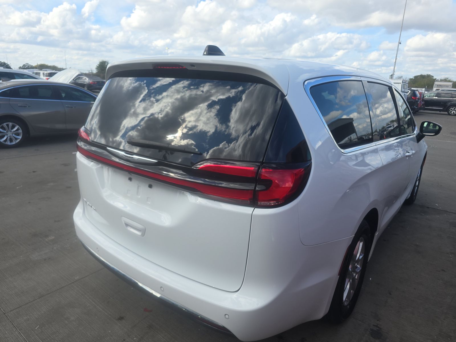 2024 Chrysler Pacifica Touring L FWD