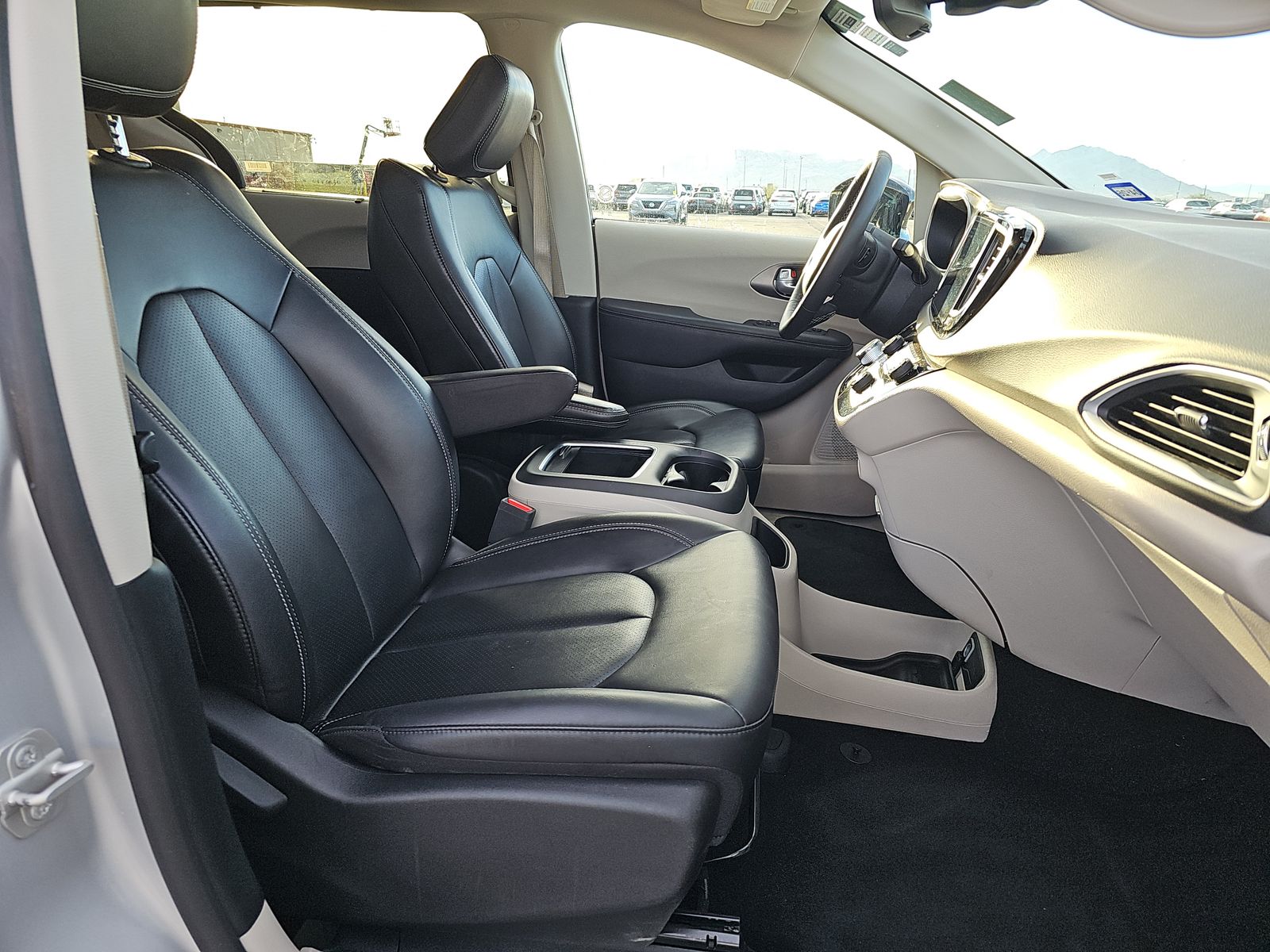 2024 Chrysler Pacifica Touring L FWD