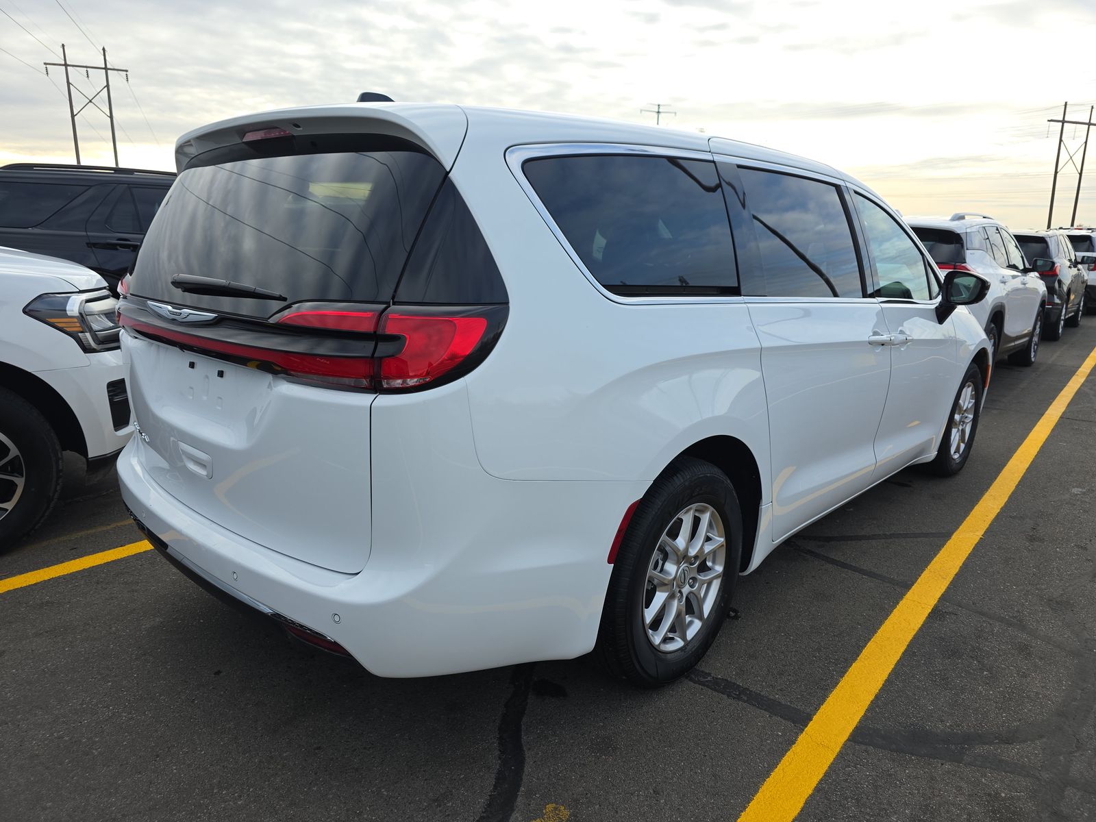 2024 Chrysler Pacifica Touring L FWD