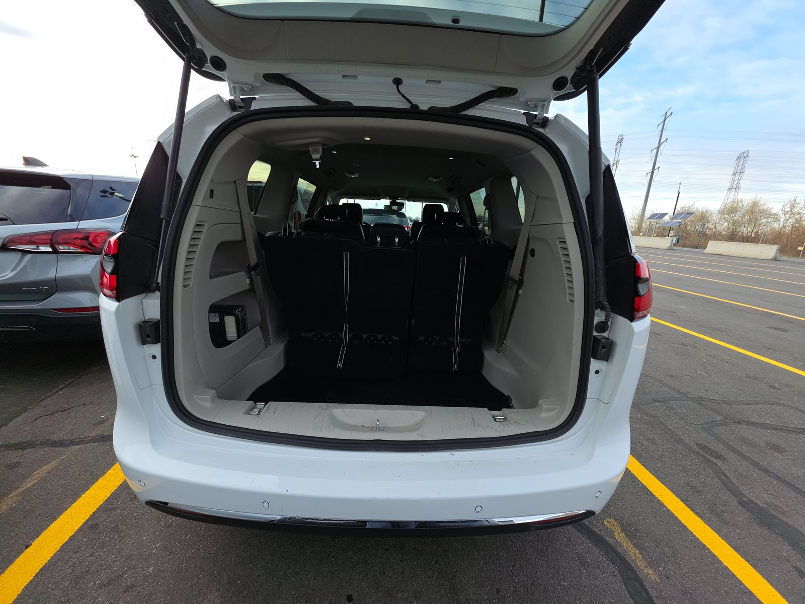 2024 Chrysler Pacifica Touring L FWD