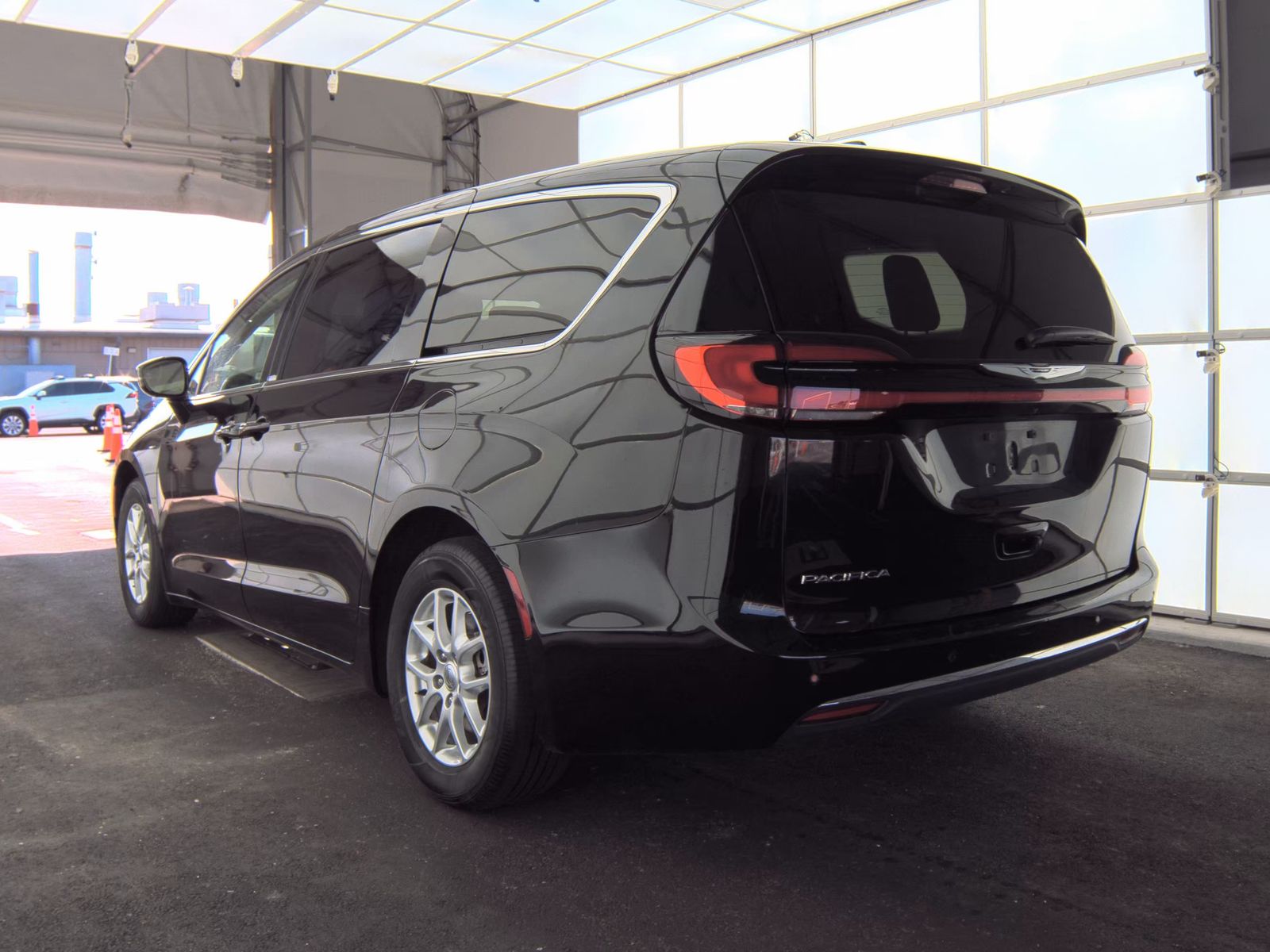 2024 Chrysler Pacifica Touring L FWD