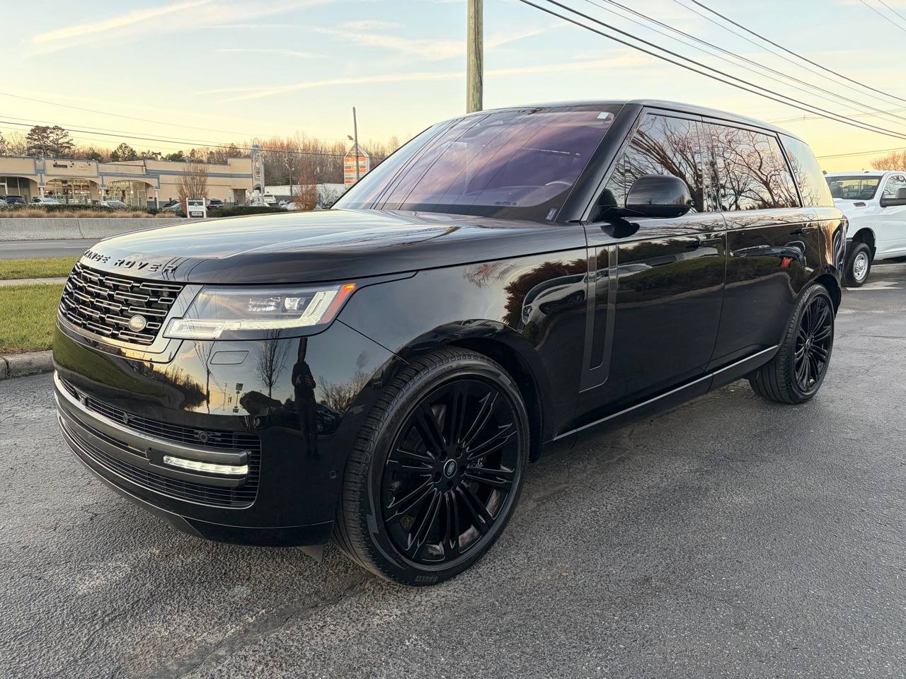 2023 Land Rover Range Rover SE LWB AWD