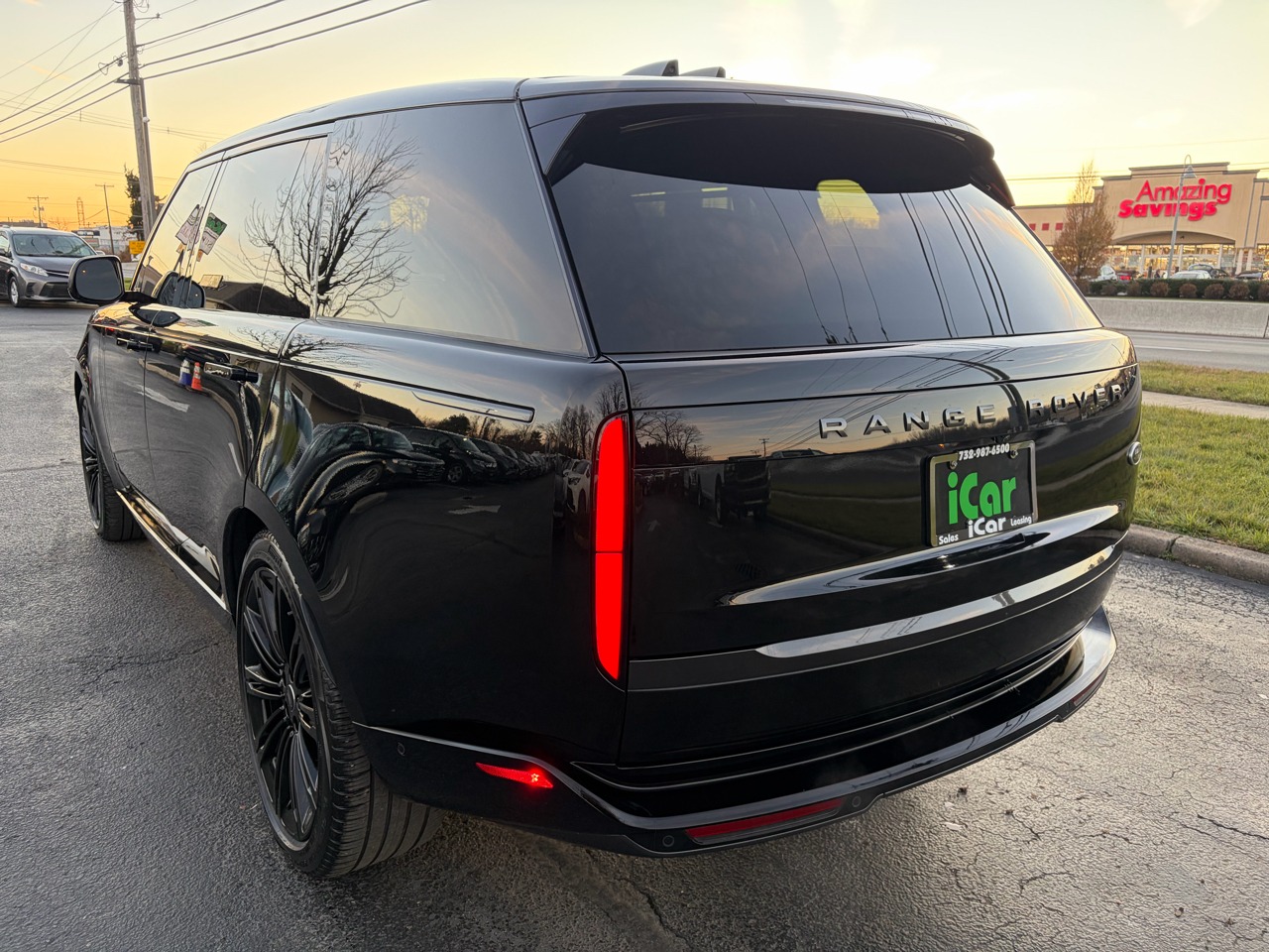 2023 Land Rover Range Rover SE LWB AWD