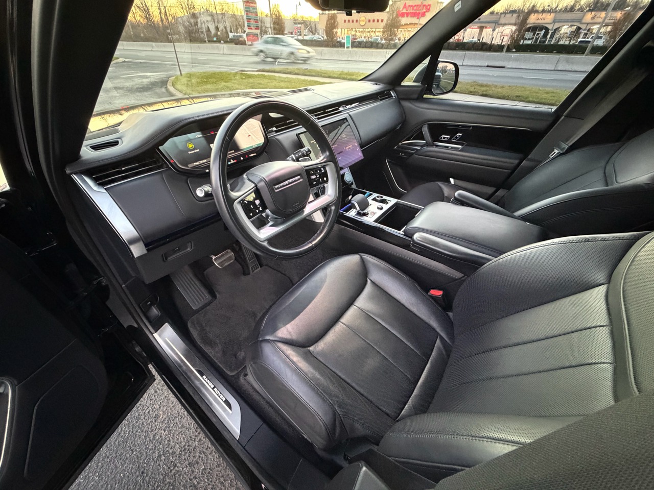 2023 Land Rover Range Rover SE LWB AWD