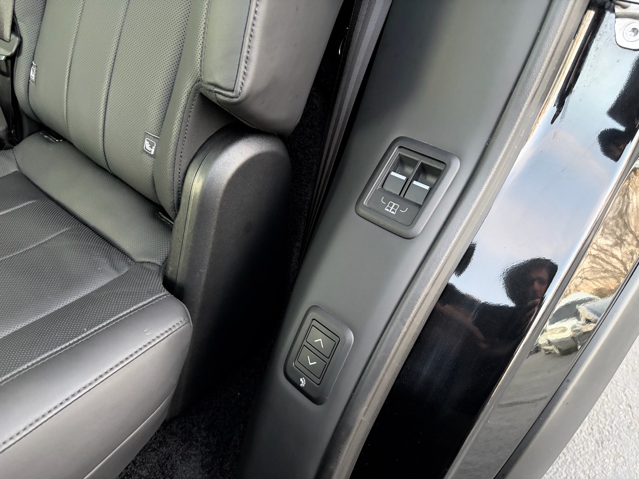 2023 Land Rover Range Rover SE LWB AWD