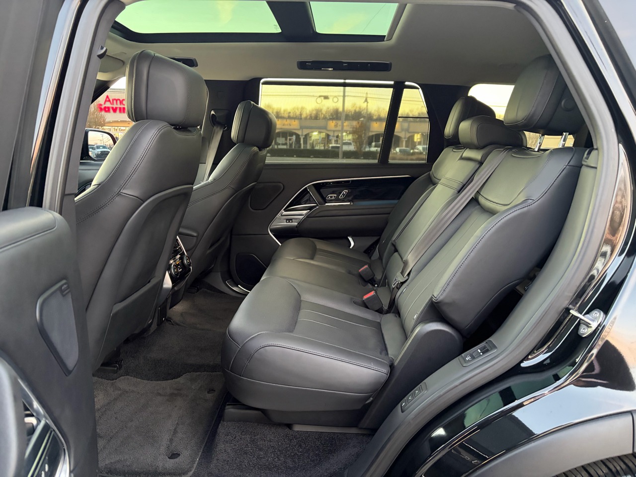 2023 Land Rover Range Rover SE LWB AWD