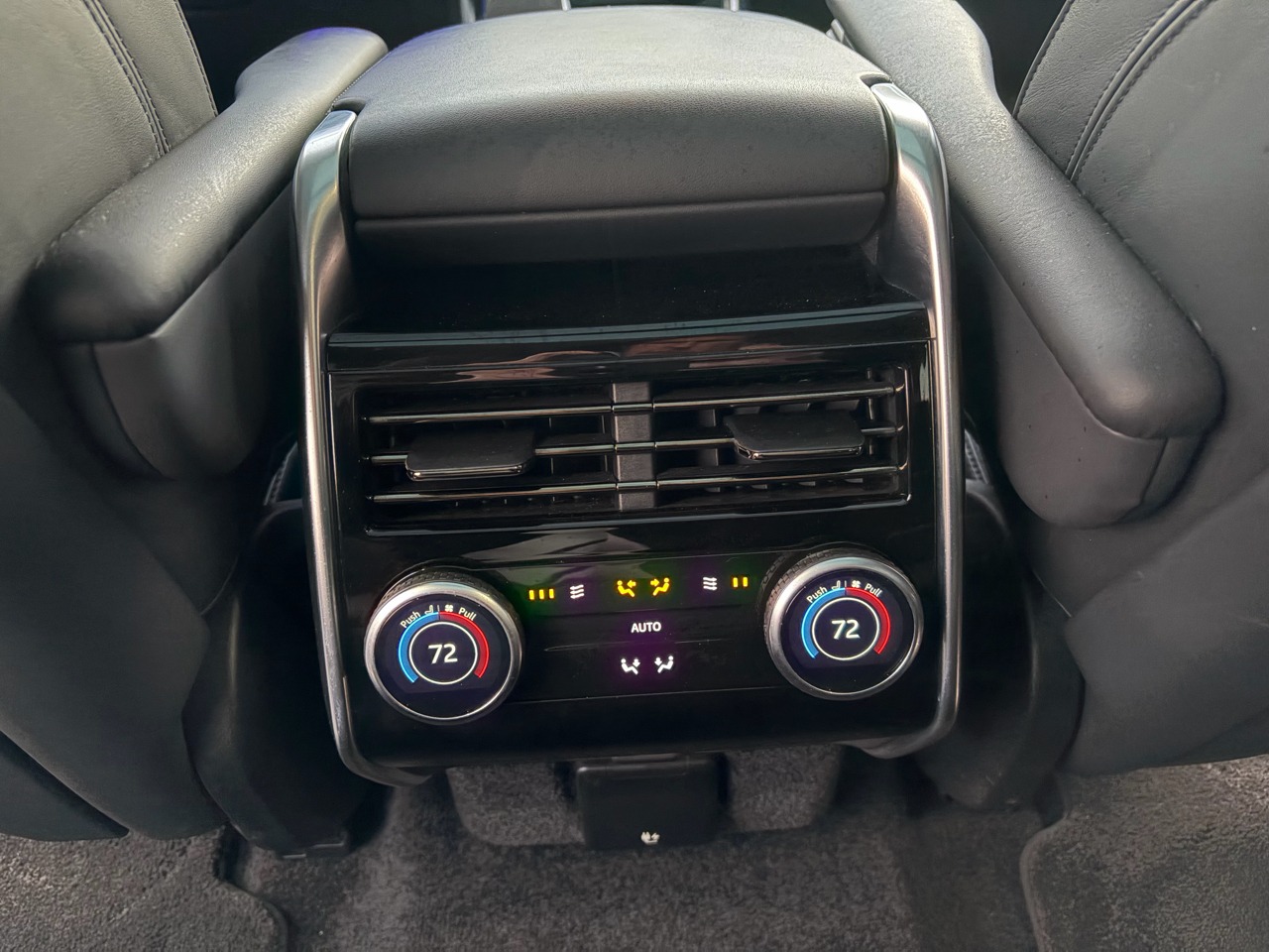 2023 Land Rover Range Rover SE LWB AWD