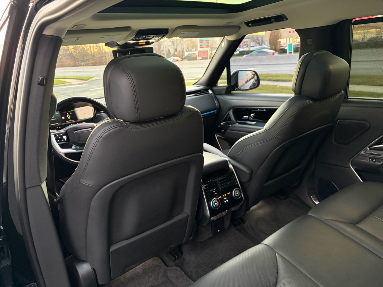 2023 Land Rover Range Rover SE LWB AWD