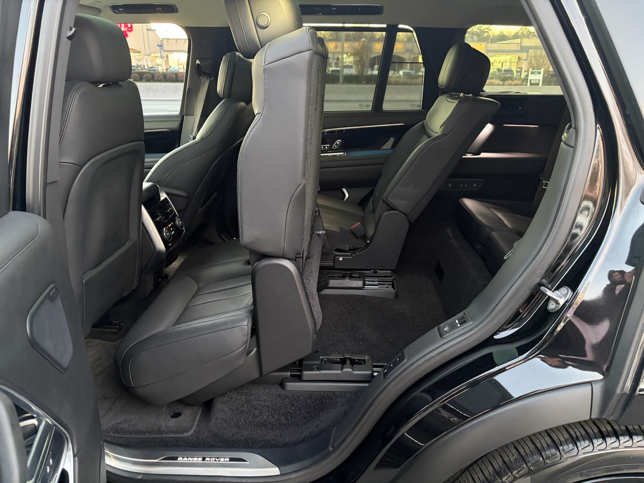 2023 Land Rover Range Rover SE LWB AWD