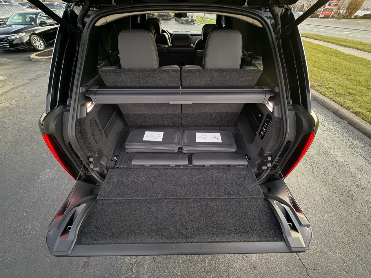 2023 Land Rover Range Rover SE LWB AWD