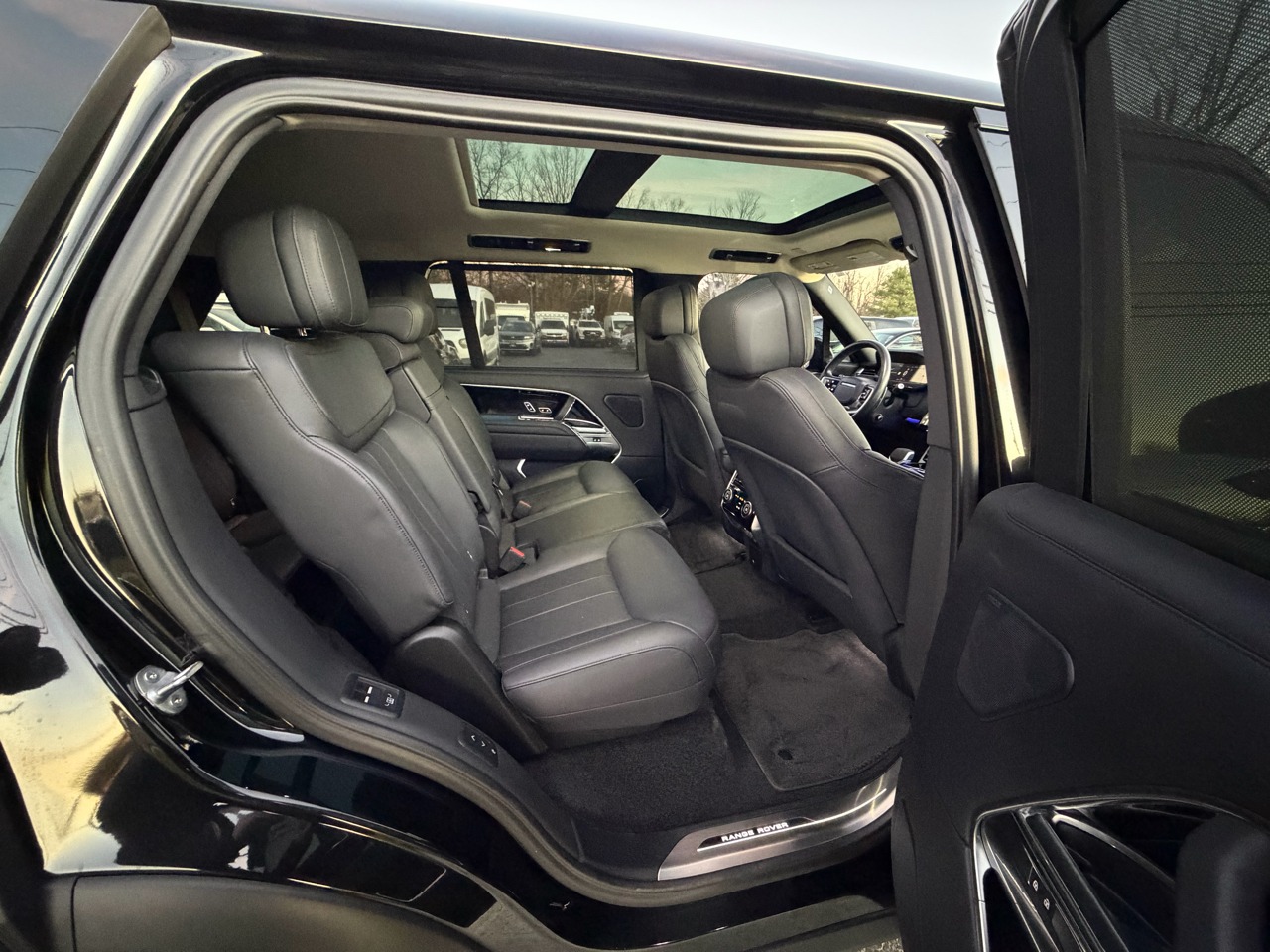 2023 Land Rover Range Rover SE LWB AWD