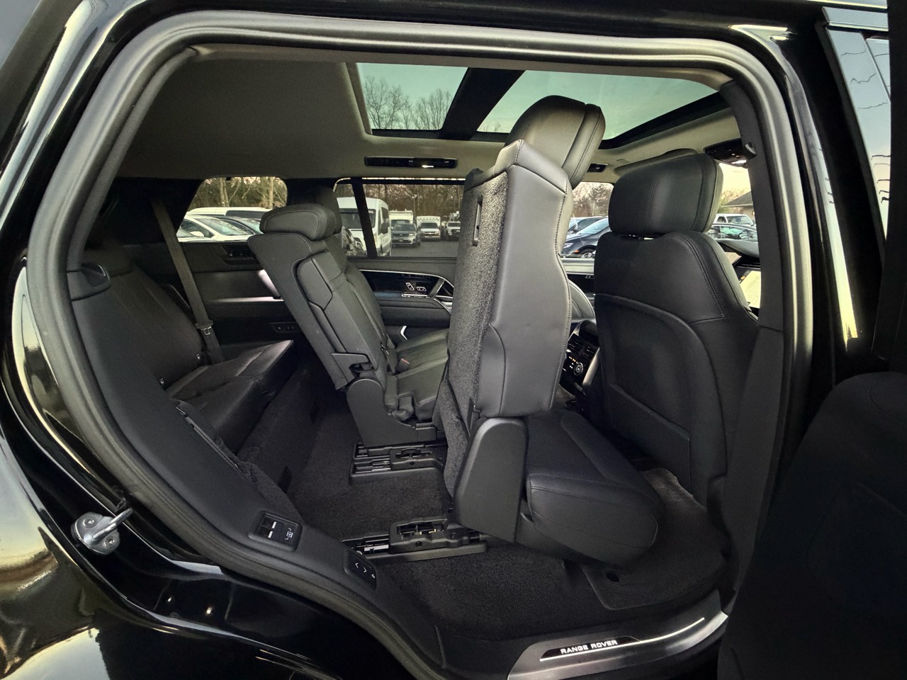 2023 Land Rover Range Rover SE LWB AWD