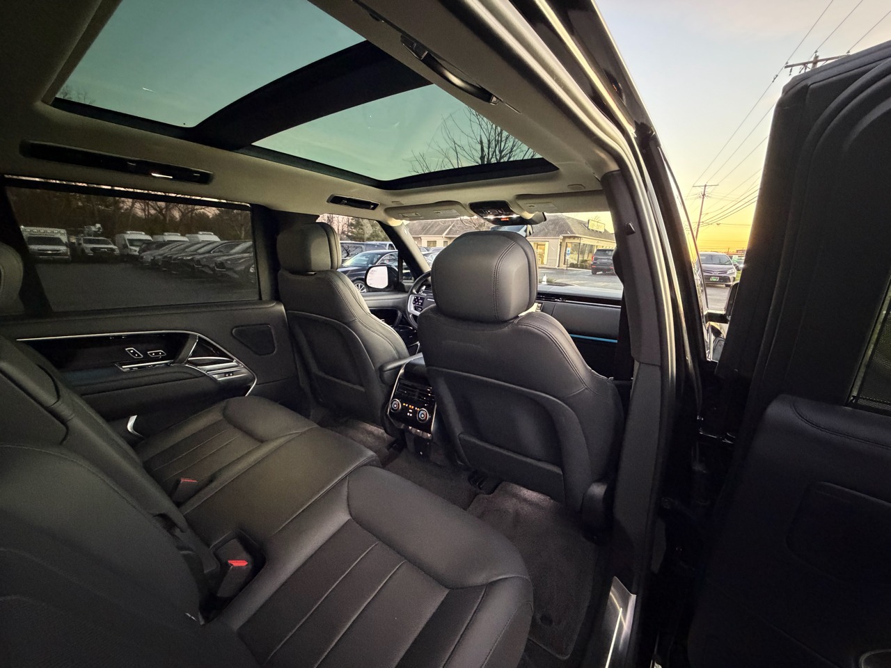 2023 Land Rover Range Rover SE LWB AWD