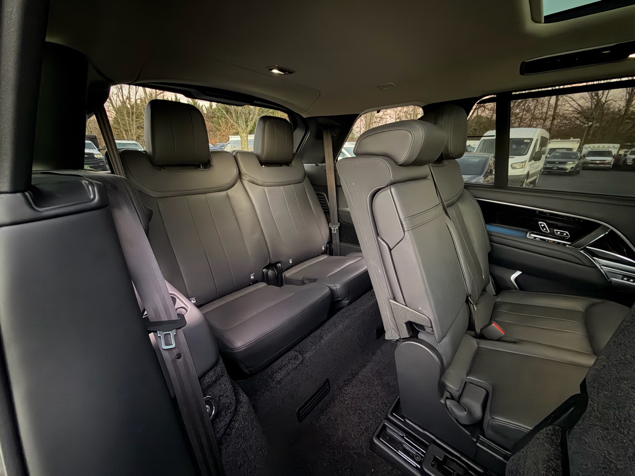 2023 Land Rover Range Rover SE LWB AWD