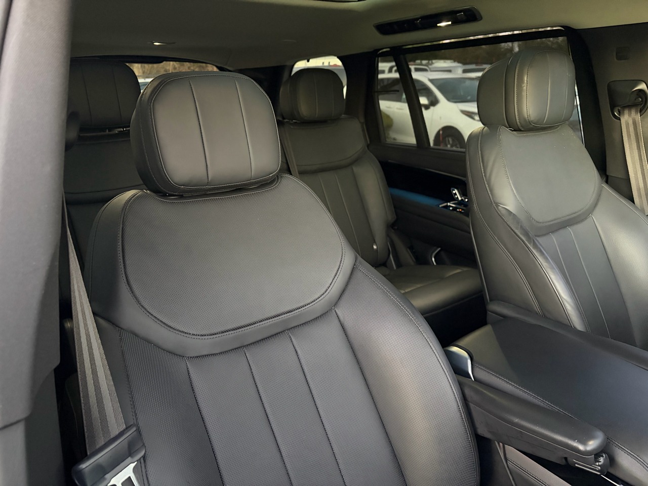 2023 Land Rover Range Rover SE LWB AWD