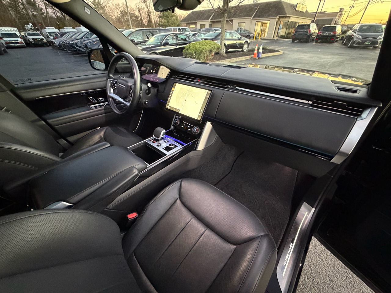 2023 Land Rover Range Rover SE LWB AWD